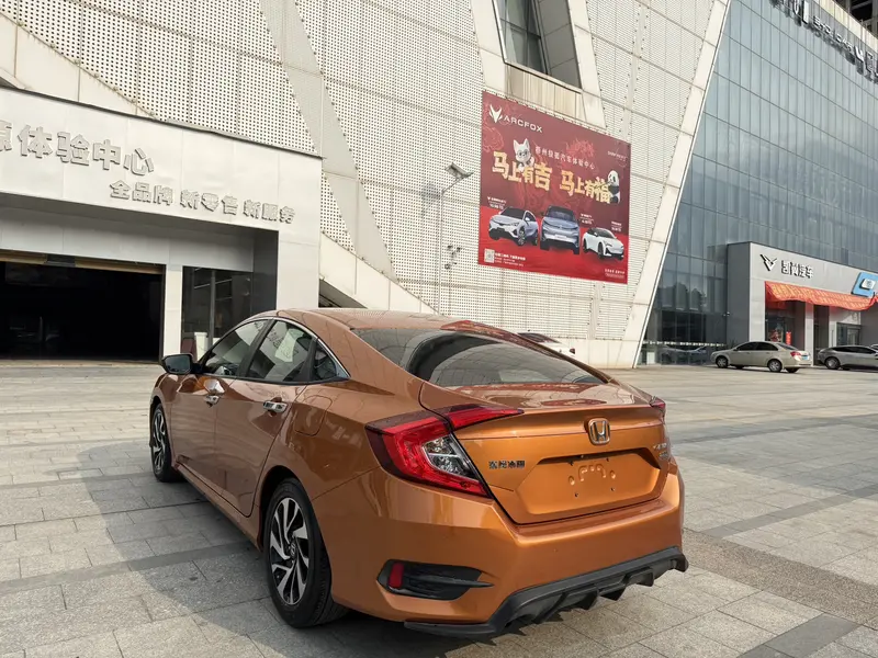 Honda Civic — фото 4