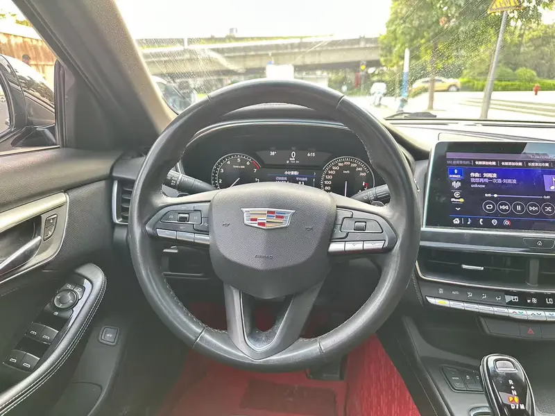Cadillac CT5 — фото 9