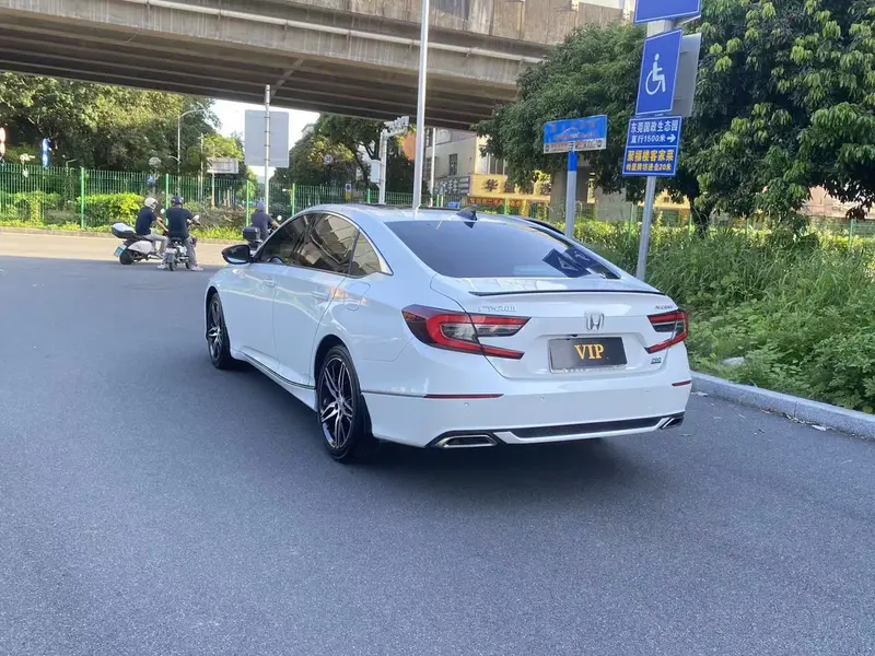 Honda Accord — фото 4
