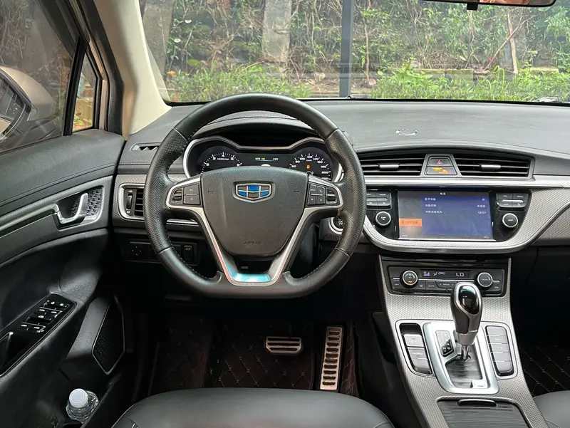 Geely Emgrand GS — фото 12
