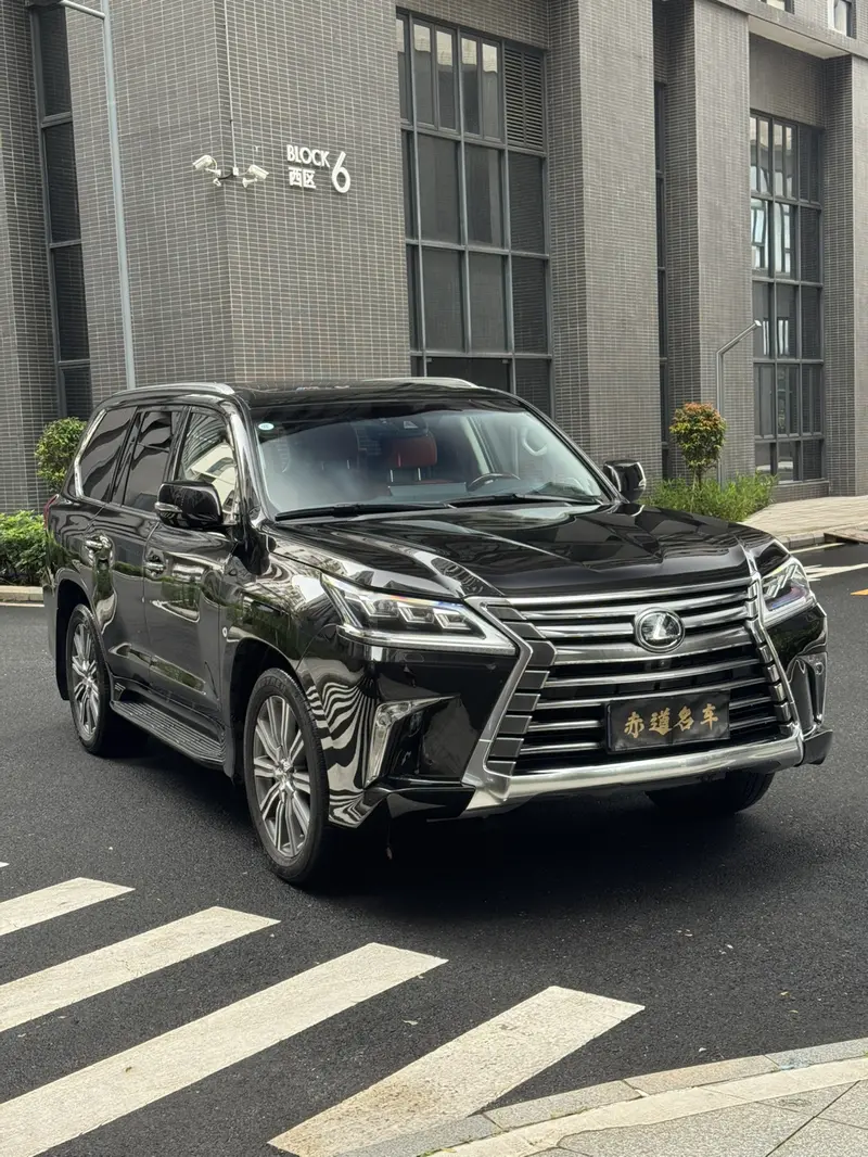 Lexus LX 570 Luxury — фото 3