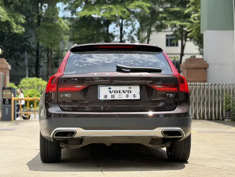 Volvo V 90 Cross Country T 5 AWD VI — фото 5
