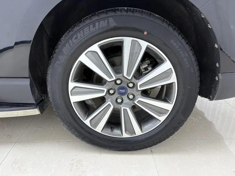 Ford Edge — фото 11