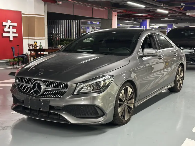 Mercedes-Benz CLA 200