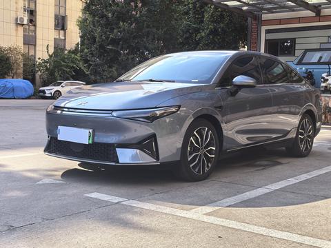 XPeng P5