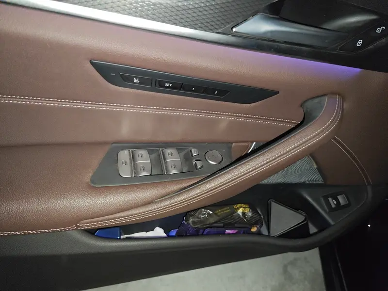 BMW 5 Series — фото 15