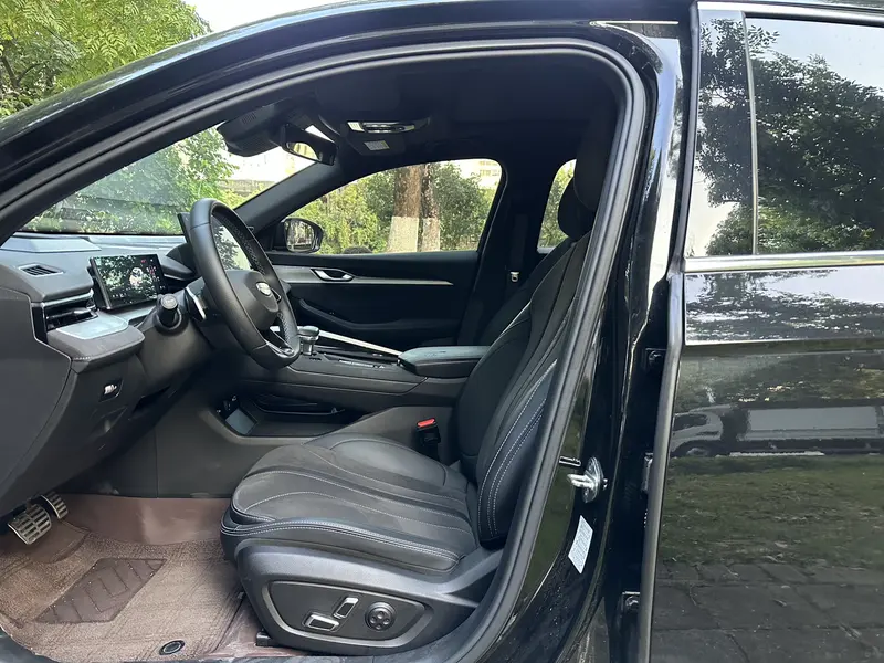 Geely Preface 2.0T — фото 9
