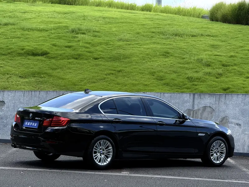 BMW 5 Series 525Li продвинутая — фото 6