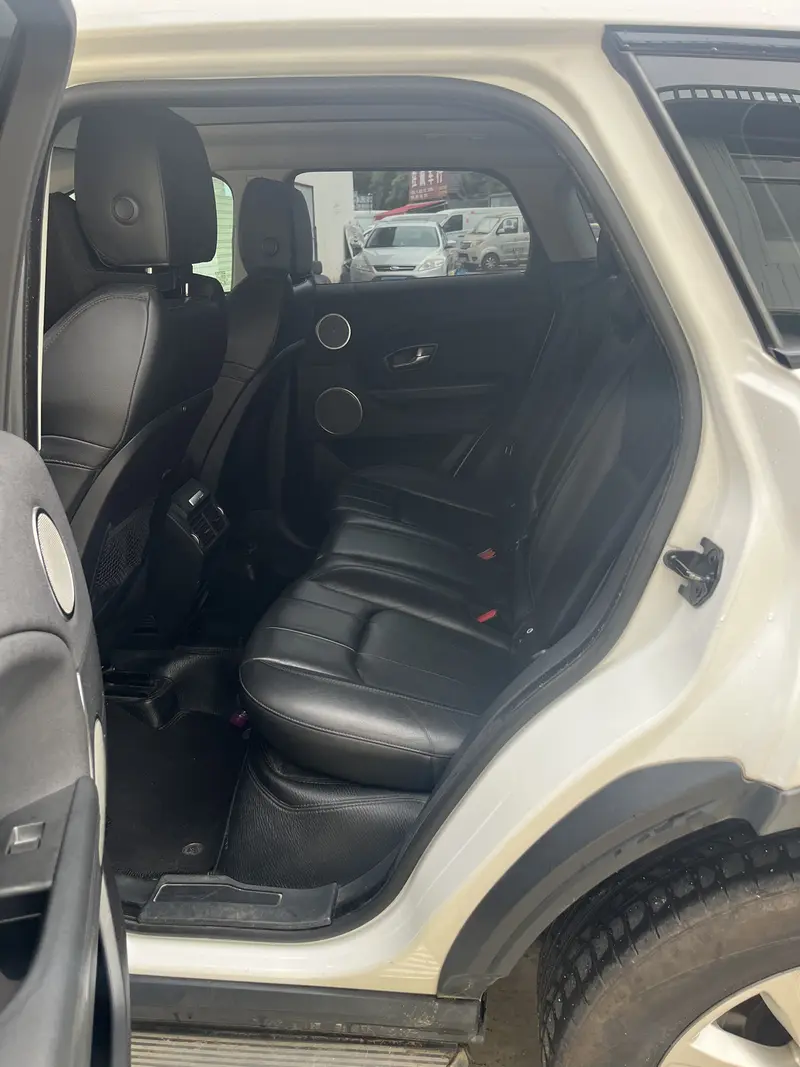 Land Rover Range Rover Evoque — фото 13