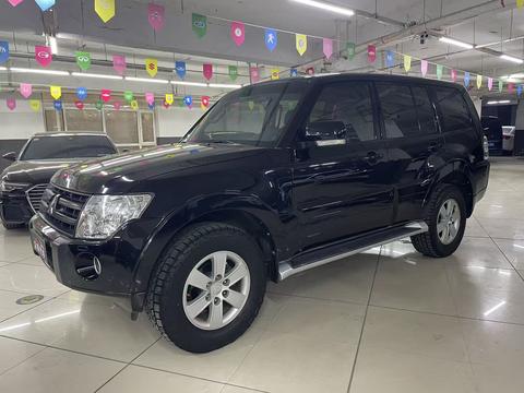 Mitsubishi Pajero (Import)