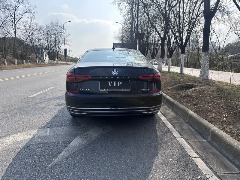 Volkswagen Passat — фото 5