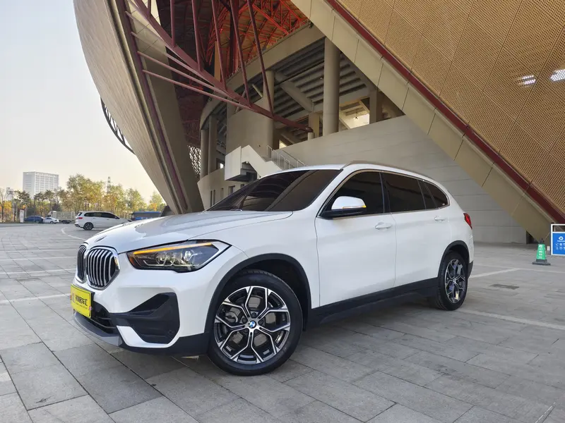 BMW X1 — фото 1
