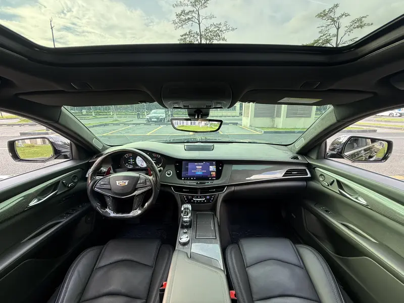 Cadillac CT6 — фото 8