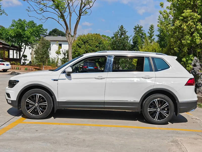 Volkswagen Tiguan L — фото 4