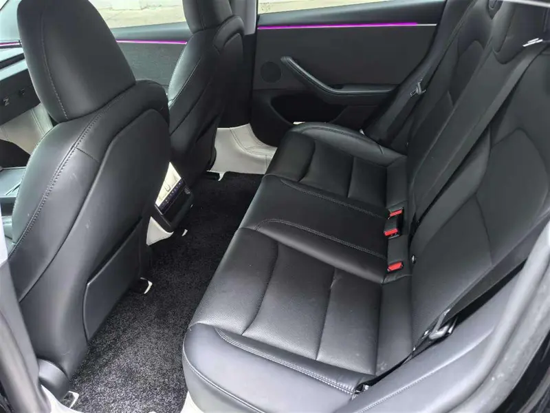 Tesla Model 3 — фото 12