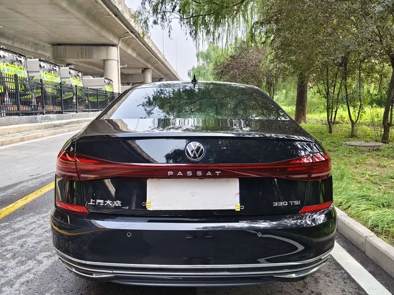 Volkswagen Passat — фото 6
