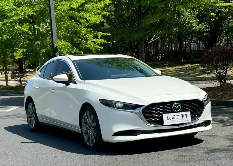 Mazda 3 Axela — фото 3